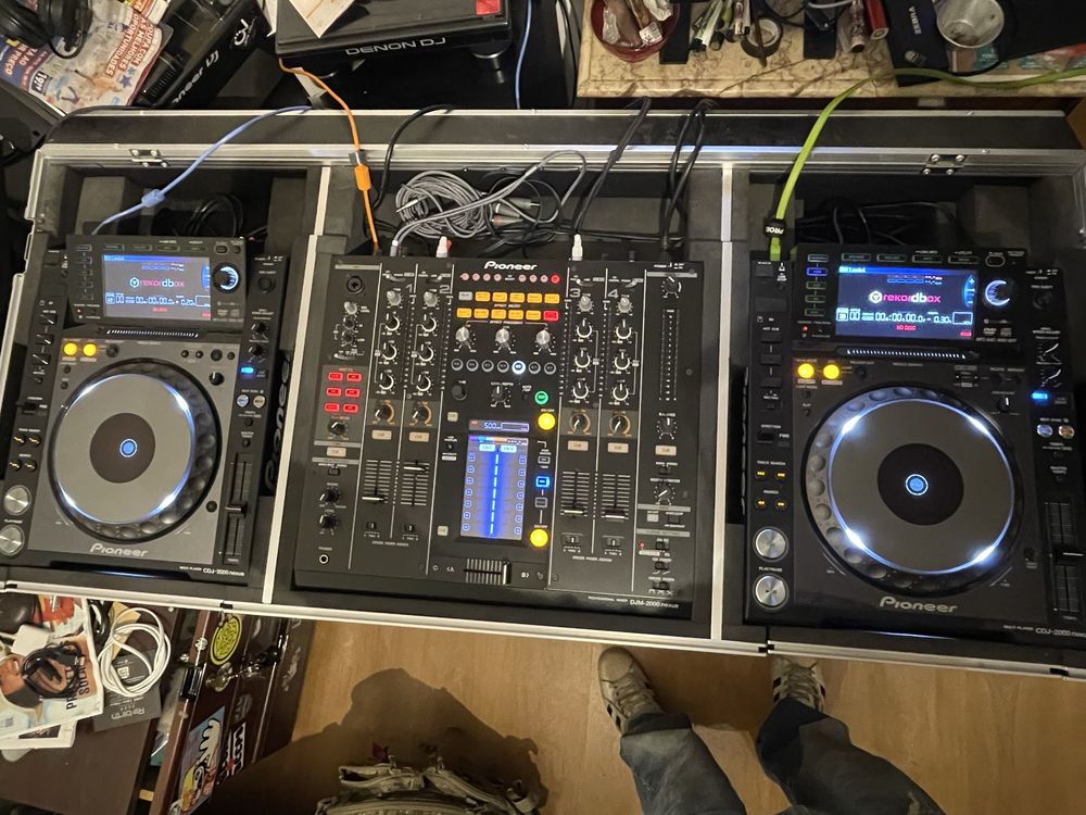 PIONEER DJM 2000 nexus com FlightCase