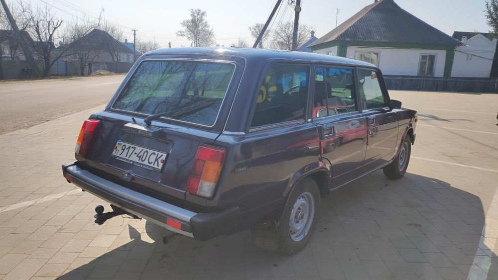 Автомобіль Лада ваз 2104