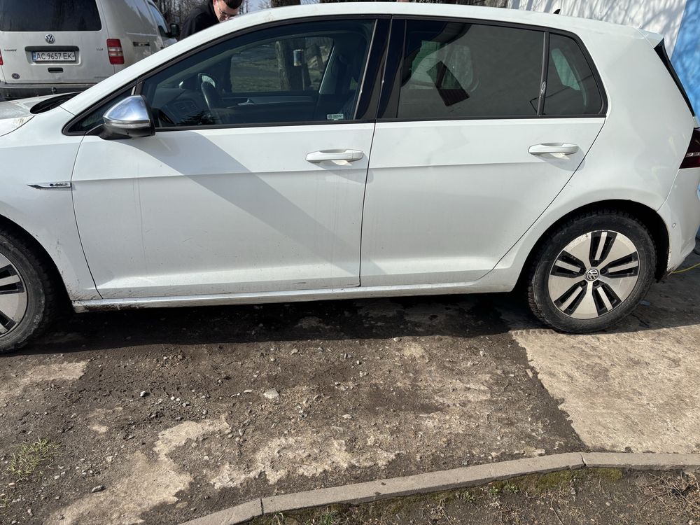 Разборка шрот запчасти Volkswagen E-Golf L0K1 LC9A е гольф електро