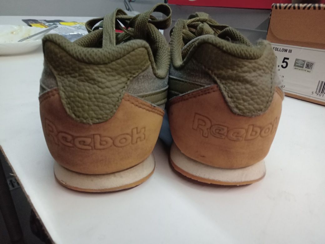 Buty sportowe reebok 38 khaki zielone 245 chłopięce dziecięce