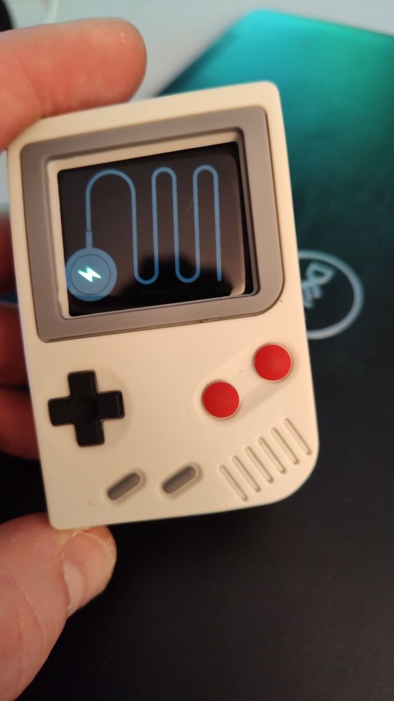 Stojak Ładowarka jako Gameboy Apple Watch. Wysokiej jakości silikon