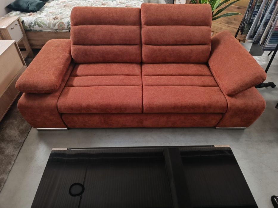 Sofá 214cm na cor tijolo com encosto reclinável