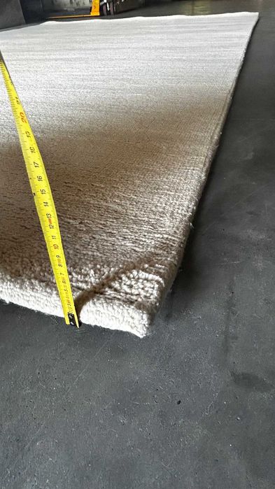 Sprzedam piękny gruby dywan beżowy- ręczna robota