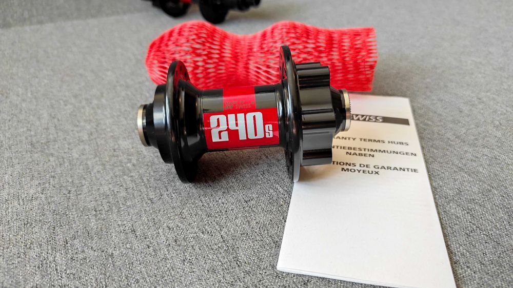 Передняя втулка DT Swiss 240s (15x100mm, 28 отв.), Новая