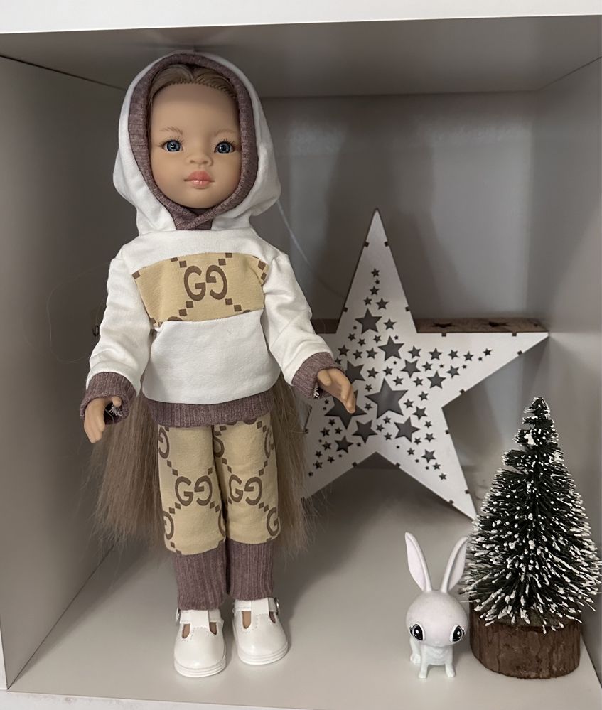 Лялька Паола Рейна з одягом