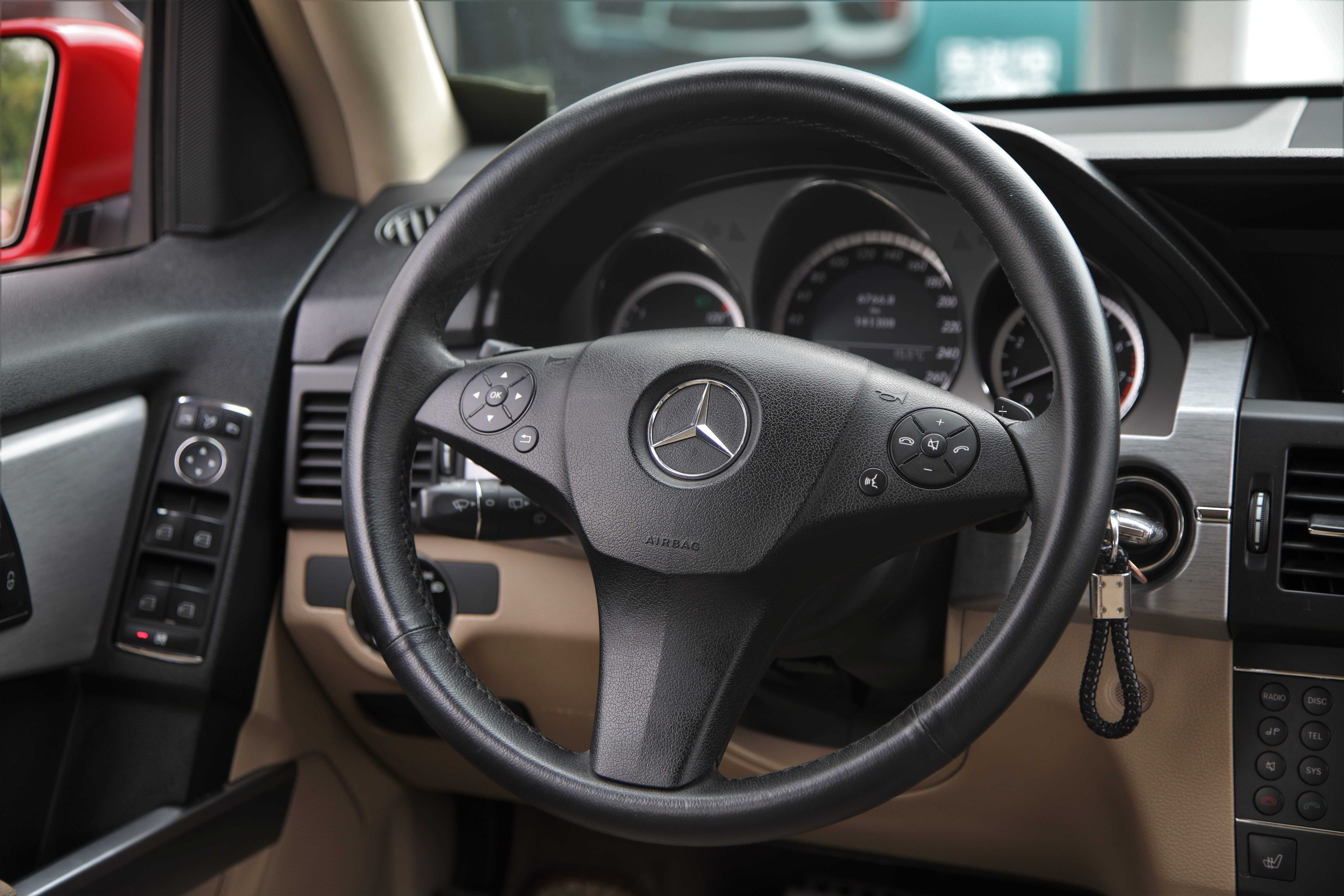 Mercedes-Benz GLK 2009 року