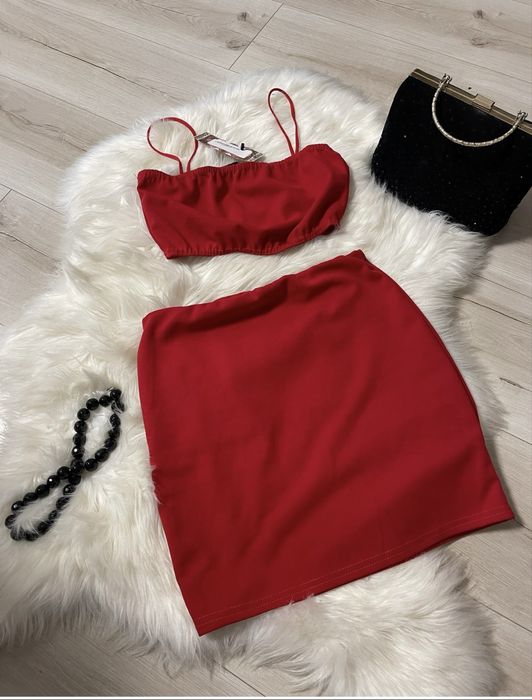 Топ та спідниця в рожевому кольорі