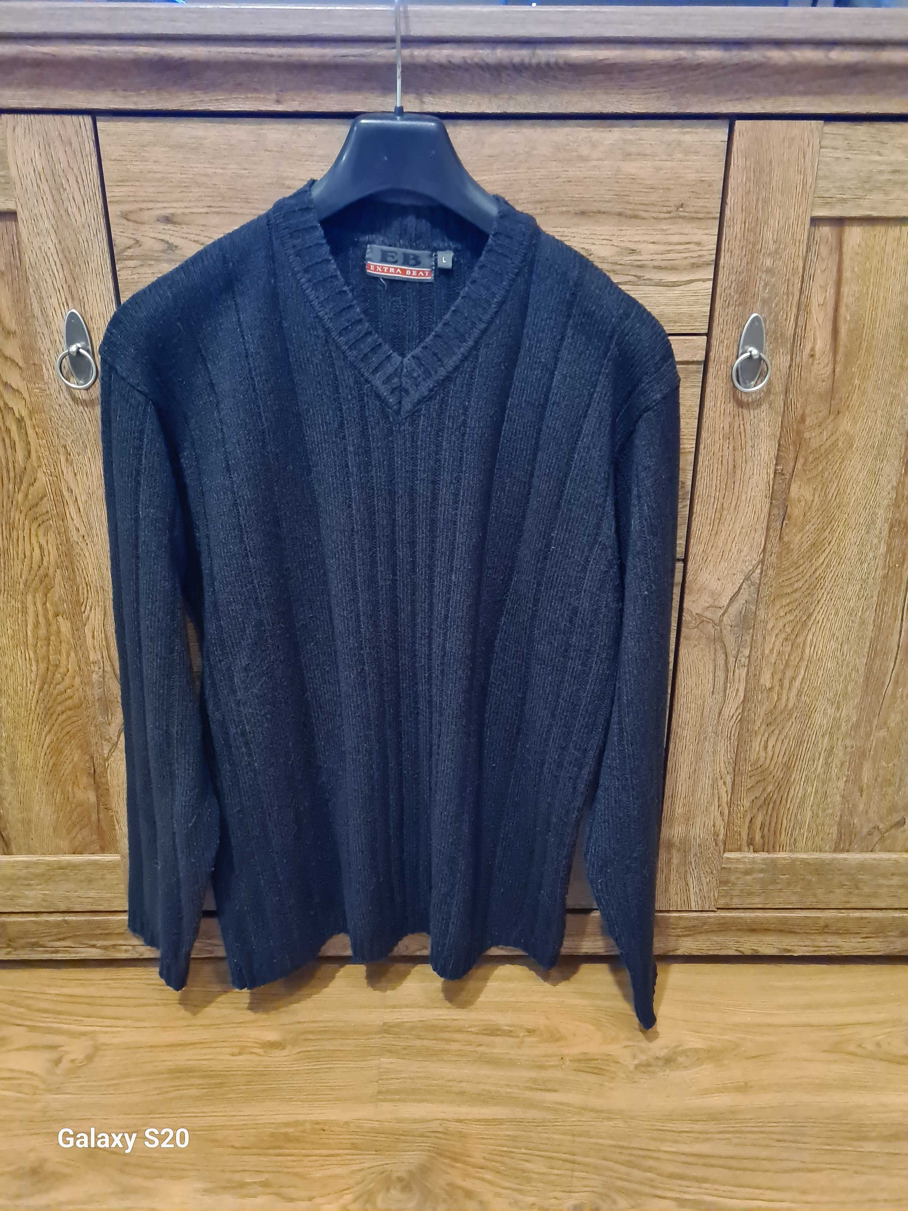 Włoski sweter męski w serek czarny marki EB extra beat L