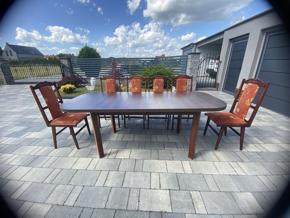 Zestaw stół z krzesłami