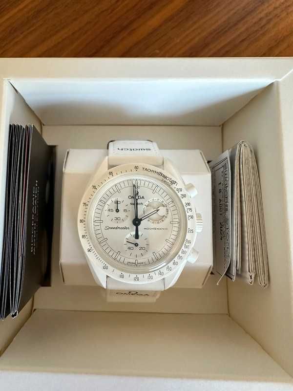 Biały Zegarek Omega x Swatch Snoopy SO33W700