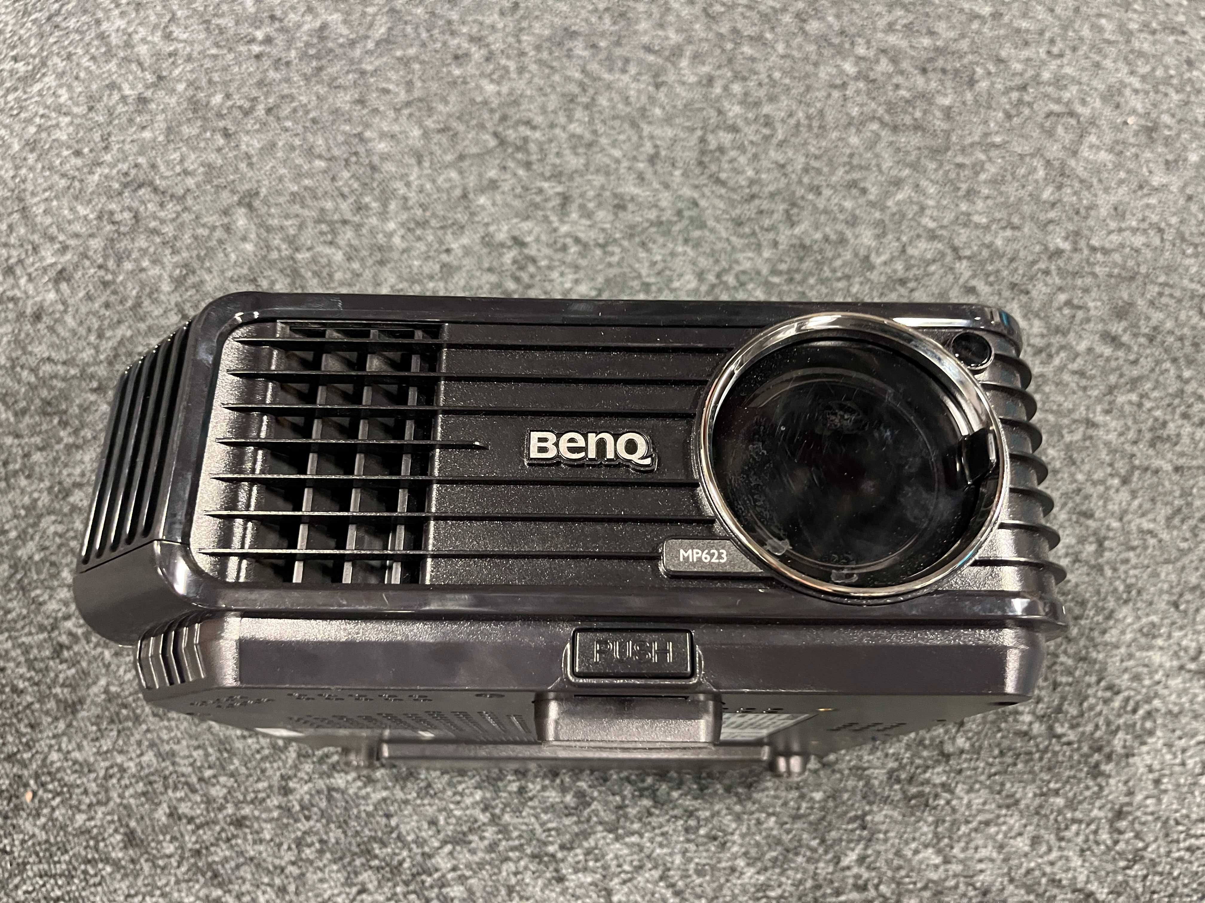 Projektor multimedialny BenQ MP623