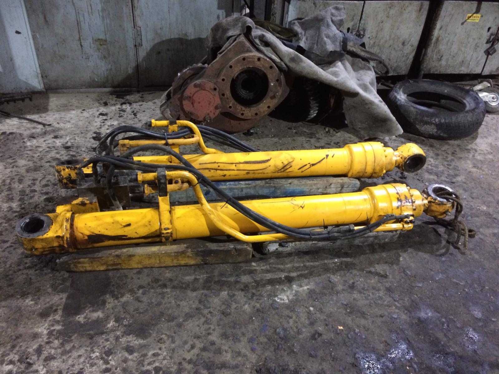 Запчасти на гусеничный экскаватор JCB-160