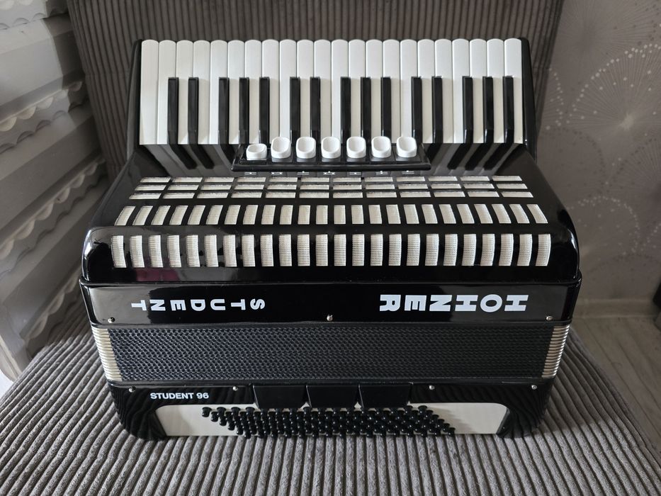 Akordeon hohner 96 bas
