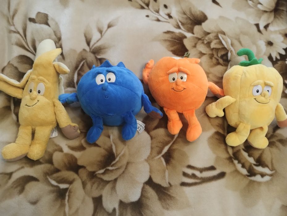 Іграшки м'які у доброму стані , фрукти-овочі