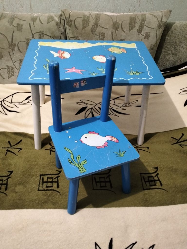Стіл і стілець дитячий