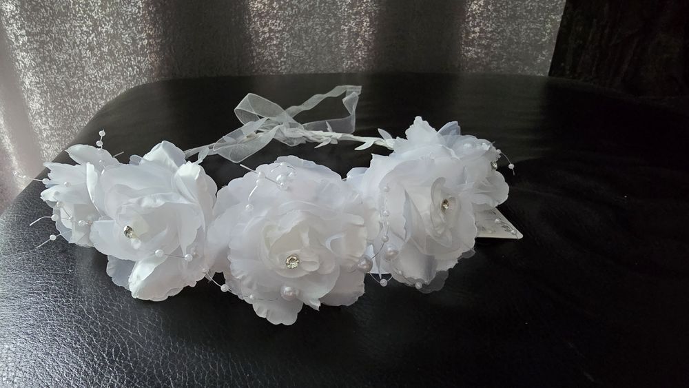 Piękny biały wianek komunijny CYRKONIE