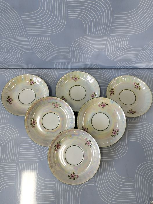 Talerzyki spodki 6 sztuk porcelana Chodzież