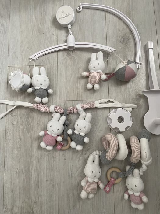 Zestaw Karuzela Miffi Nijntje zawieszki do wózka lub łóżeczka