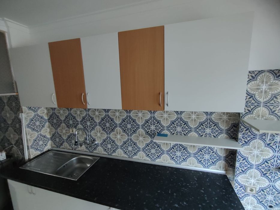 Móveis de cozinha com balcão incluído