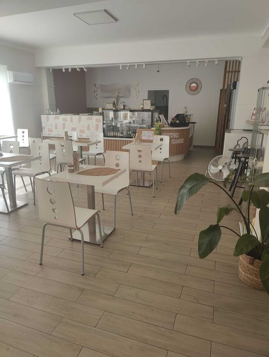 Equipamentos e Mobiliário de Café/Restaurante – Tudo Pronto a Usar