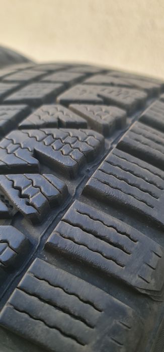 225/60/17 Kumho Winter