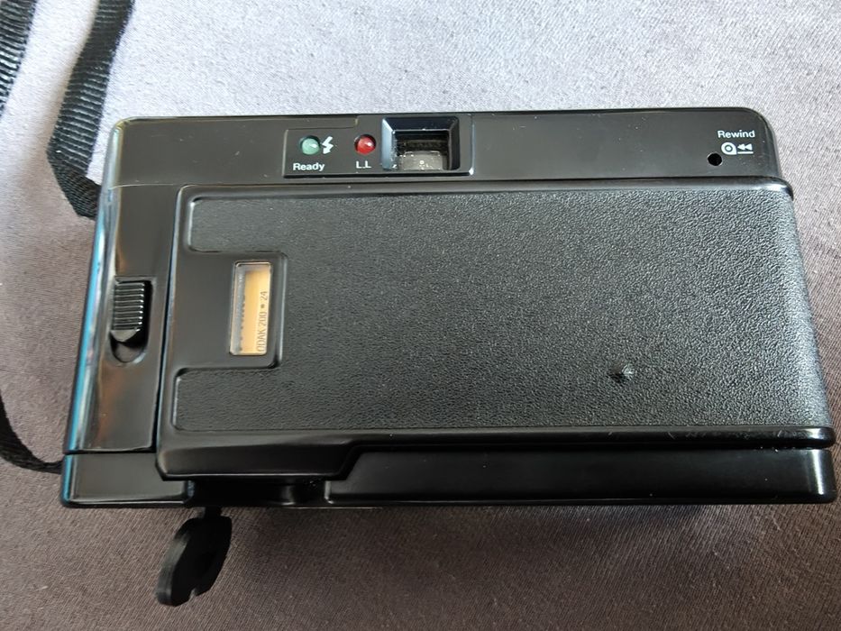 Aparat fotograficzny Skina AF-66 – sprawny, z kliszą i pokrowcem!