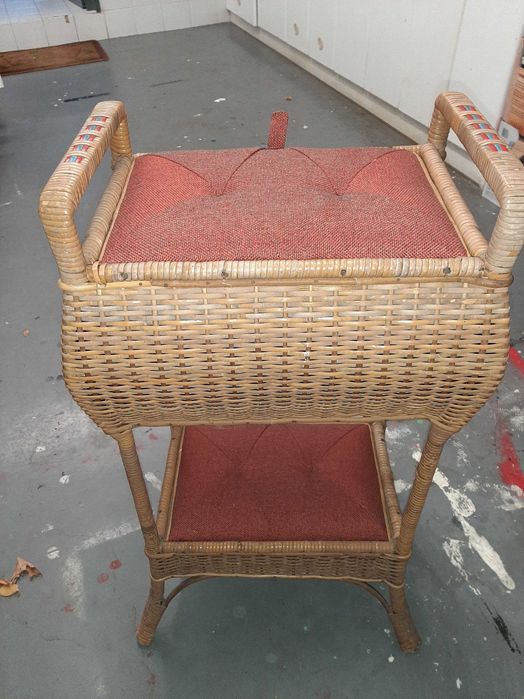 Antiga Caixa de Costura em Verguinha