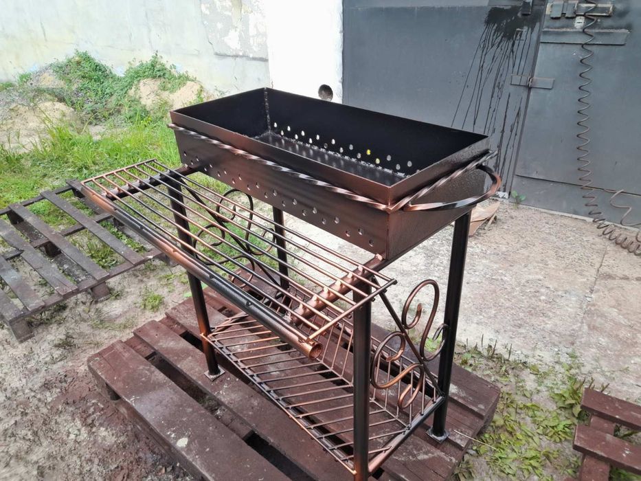 Мангал в наявності.