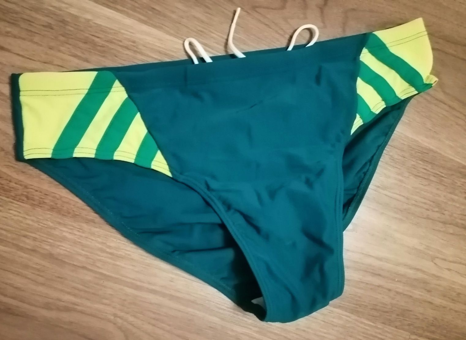 Kompielówki męskie marka Adidas rozmiar S /34