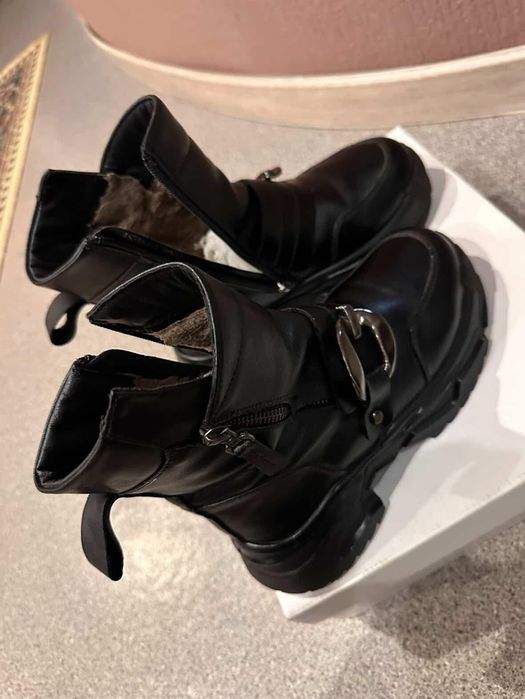 Продам ботинки утепленные