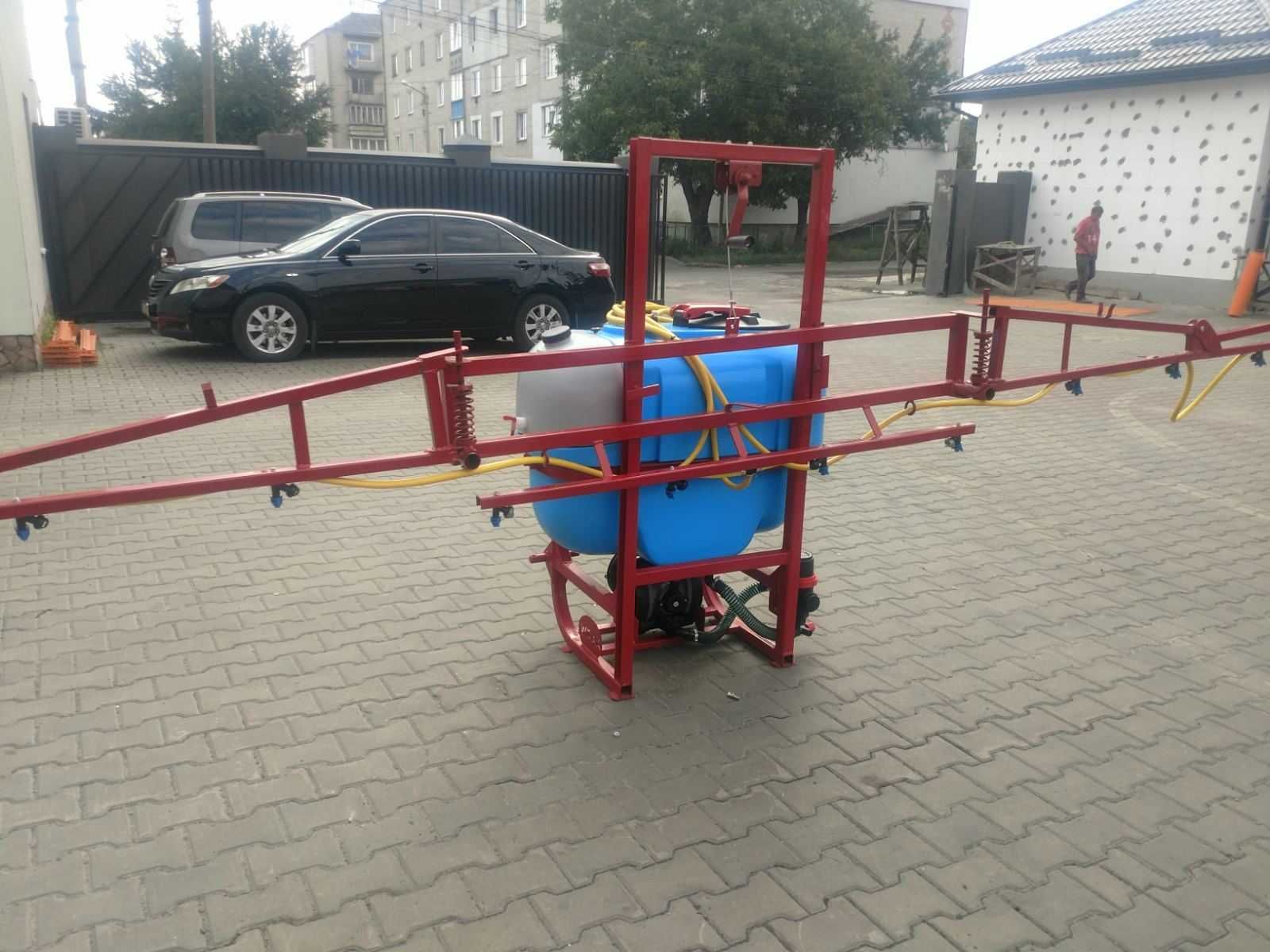 Оприскувач обприскувач польовий навісний 200-800 літрів Польща