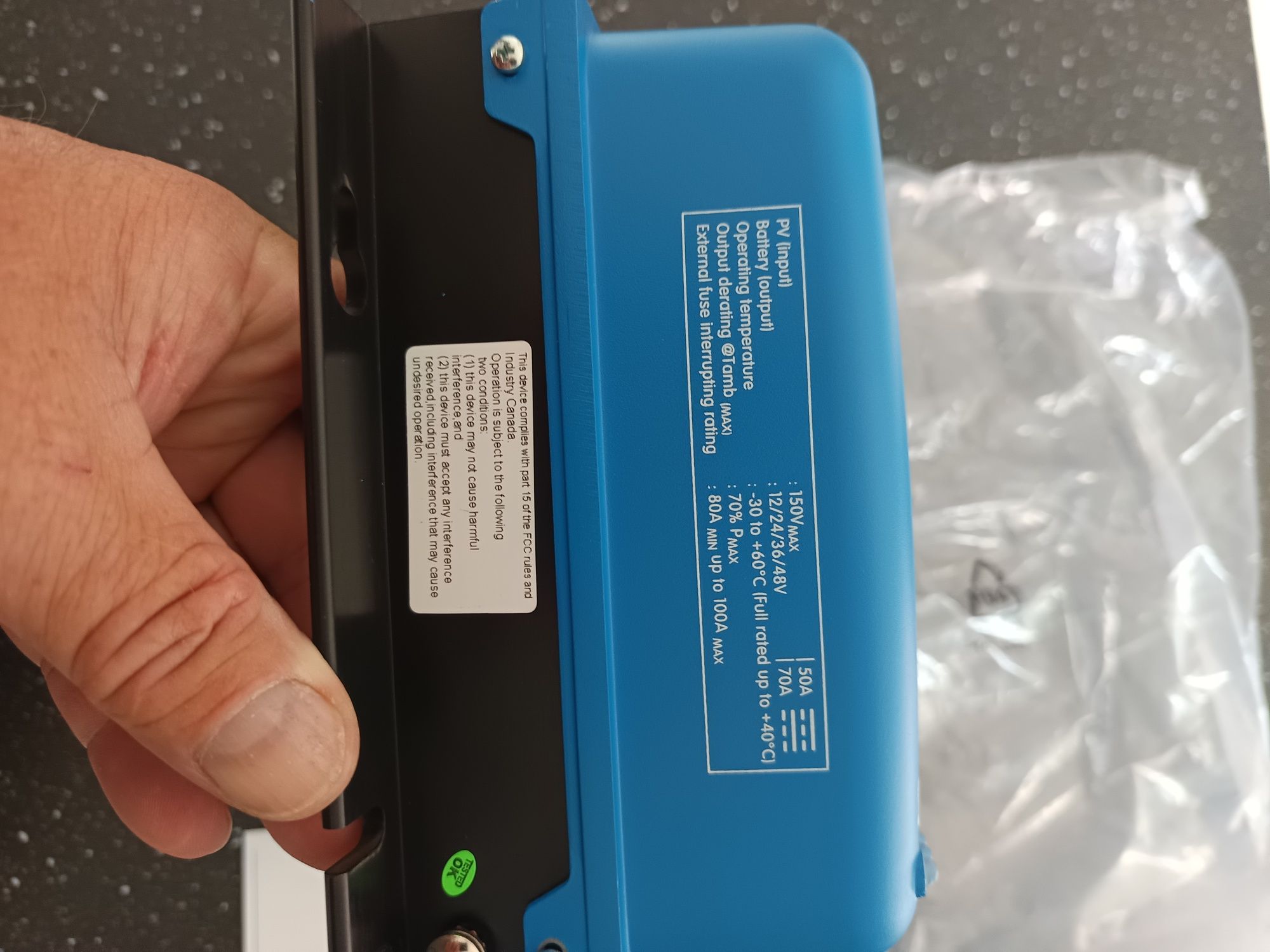 Victron Energy BlueSolar MPPT 150/70 MC4 Regulator ładowania
EAN: 8719