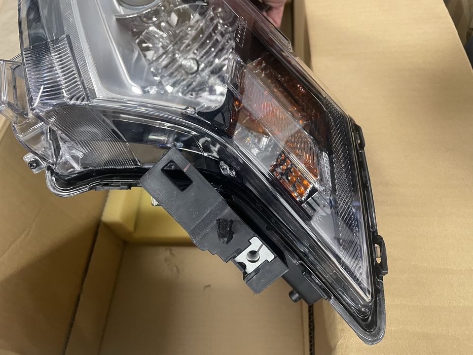 Фара права Outlander 3 (GF) 8301C854