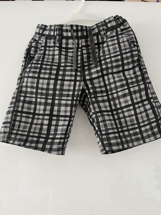 Krotkie spodenki H&M r.110