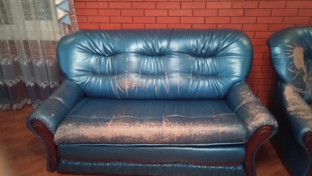 Ремонт і перетяжка м'яких меблів на дому у замовника. Швидко якісно.