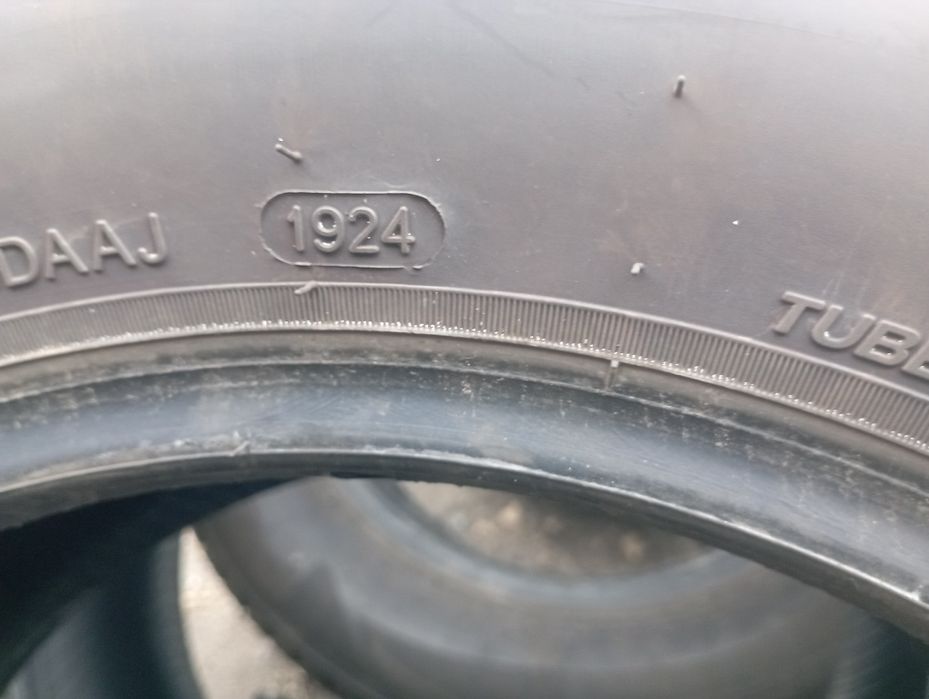 Opony wielosezonowe 4sztuki stan bardzo dobry 195/65R15 rok 24
