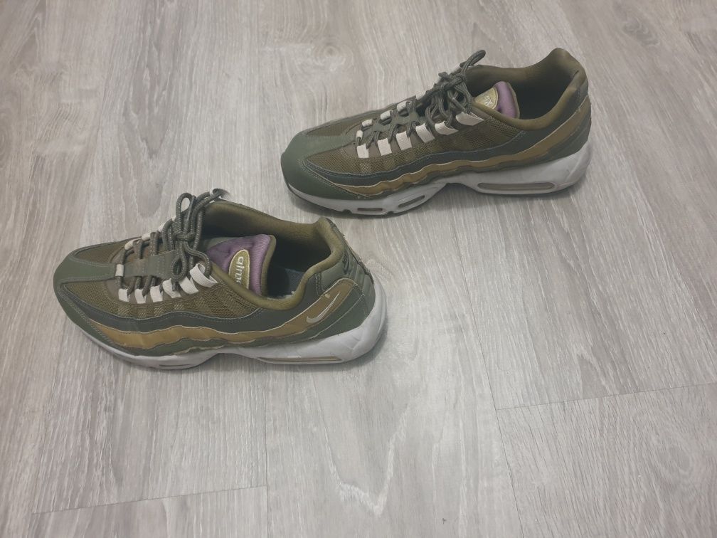 Air max 95 verde oliva