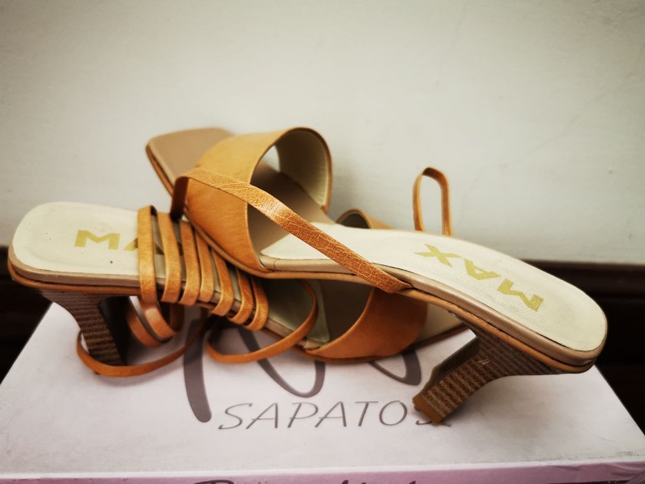 Sandálias Max 37