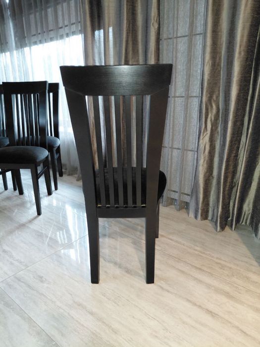 Стільці обідні дерев´яні з м´яким сидінням