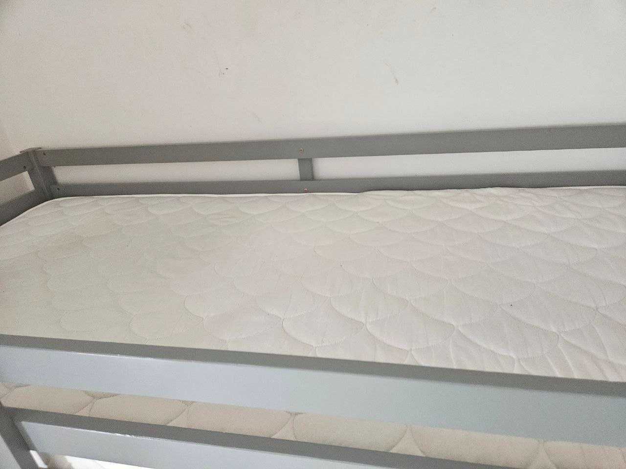 Beliche infantil com colchões — 90x190