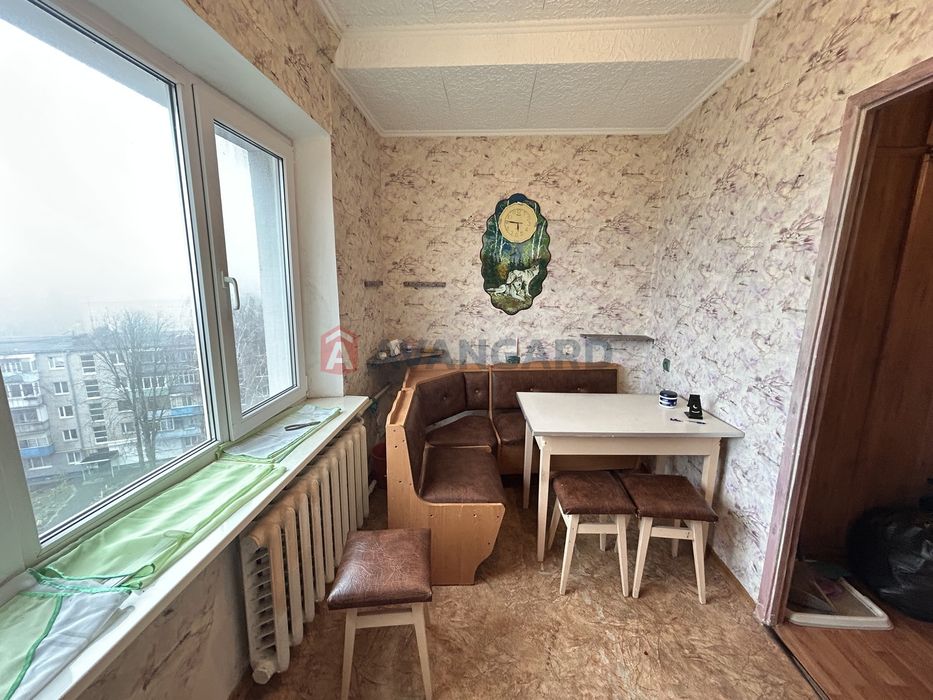 Трикімнатна квартира на Космосі