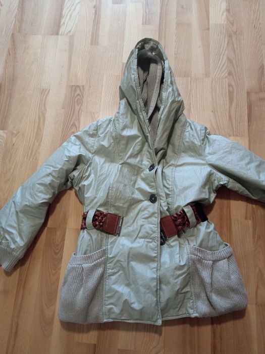Продам женскую зимнюю не промокаемую куртку О&D