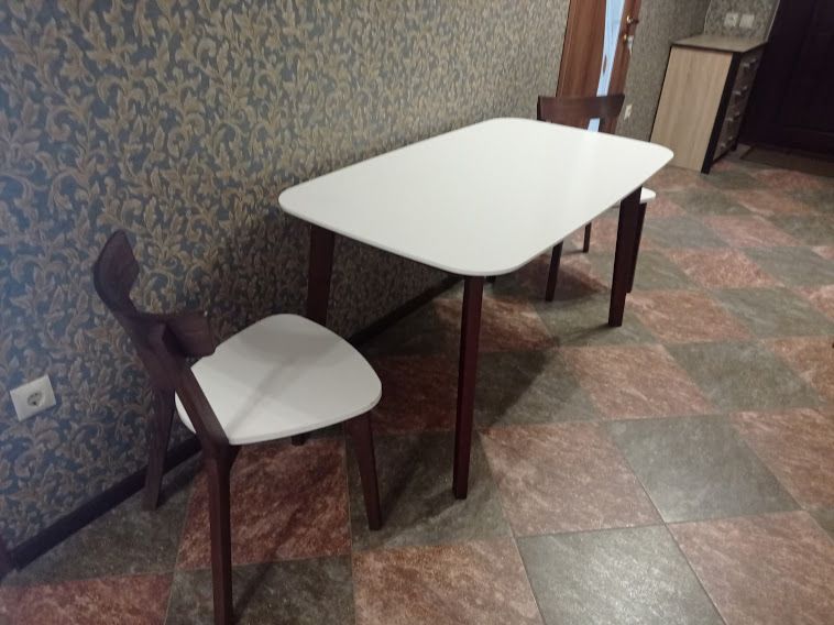 Стіл та два крісла/ Кухонний стіл з двома кріслами/ Обідній стіл