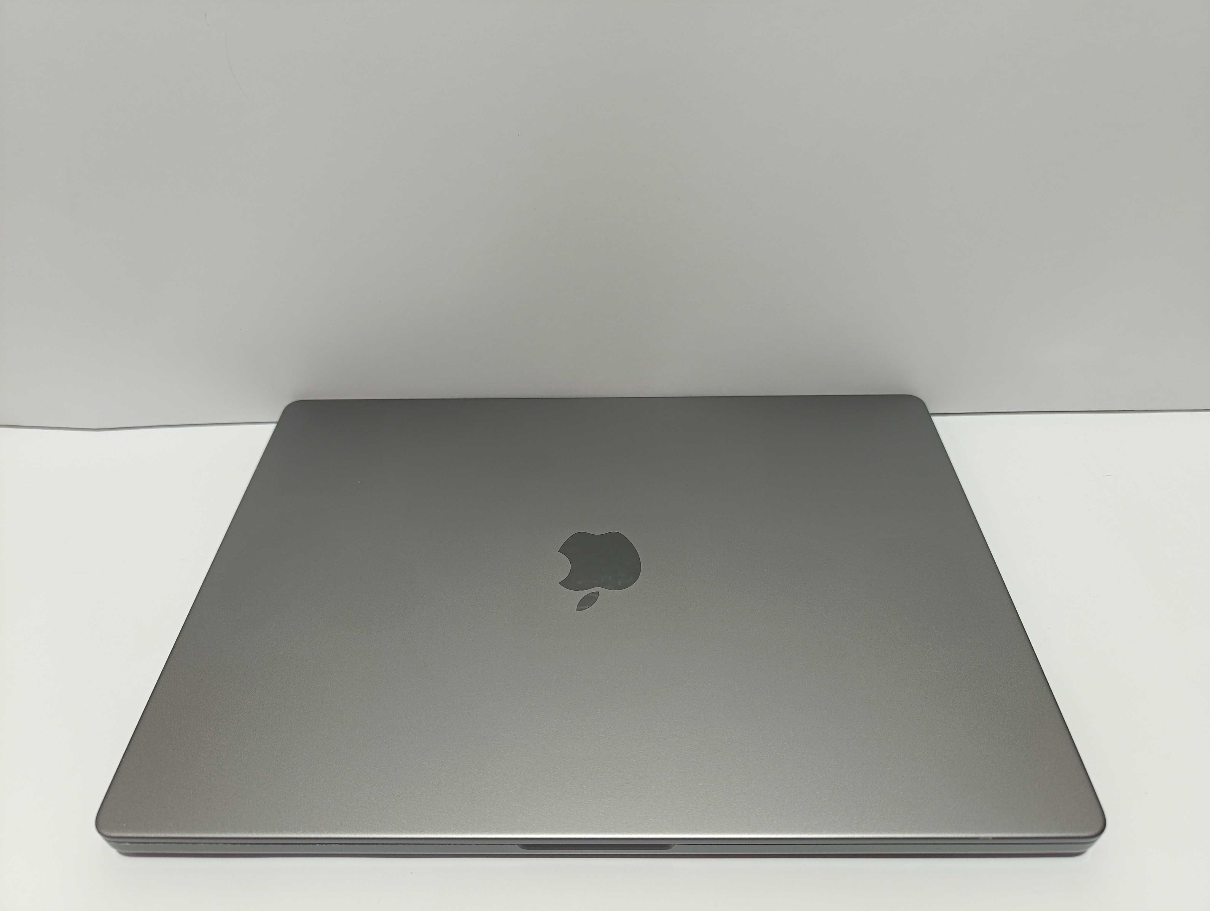MACBOOK PRO 16 M1 MAX Gray 2022/64GB RAM/VIDEO 32 CORE/SSD 1TB/чохол