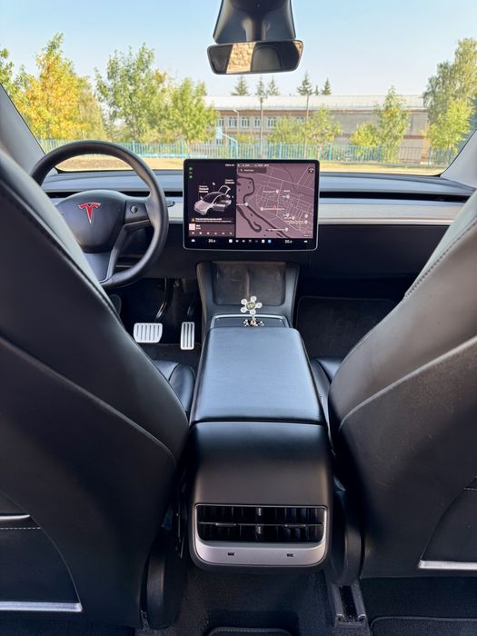 Tesla Y Performence