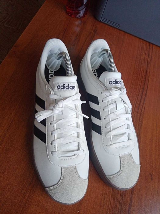 Adidas oryginalne snackersy 42