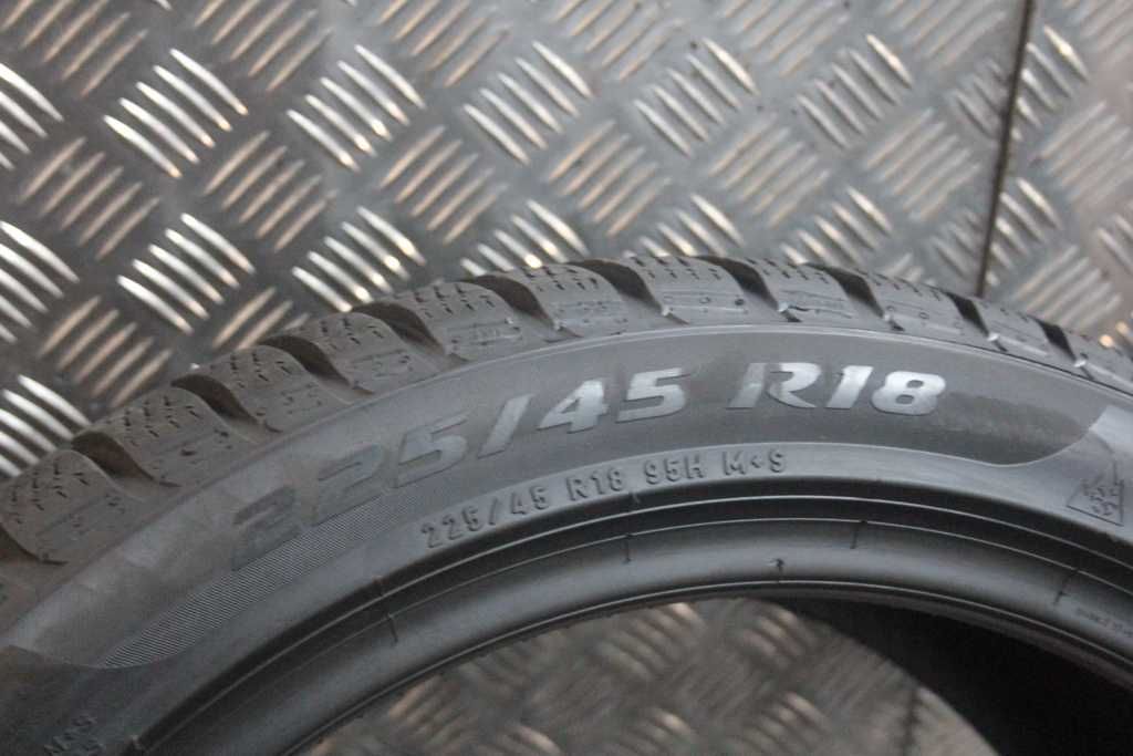 225/45/18 Pirelli Sottozero 3 225/45 R18 95H XL
