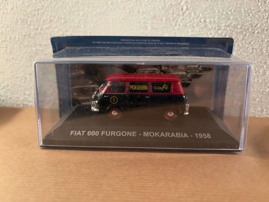 Veiculos de distribuição com publicidade miniaturas escala 1/43