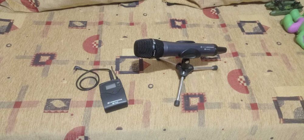Радиомикрофон SENNHEISER ew 100 с подставкой