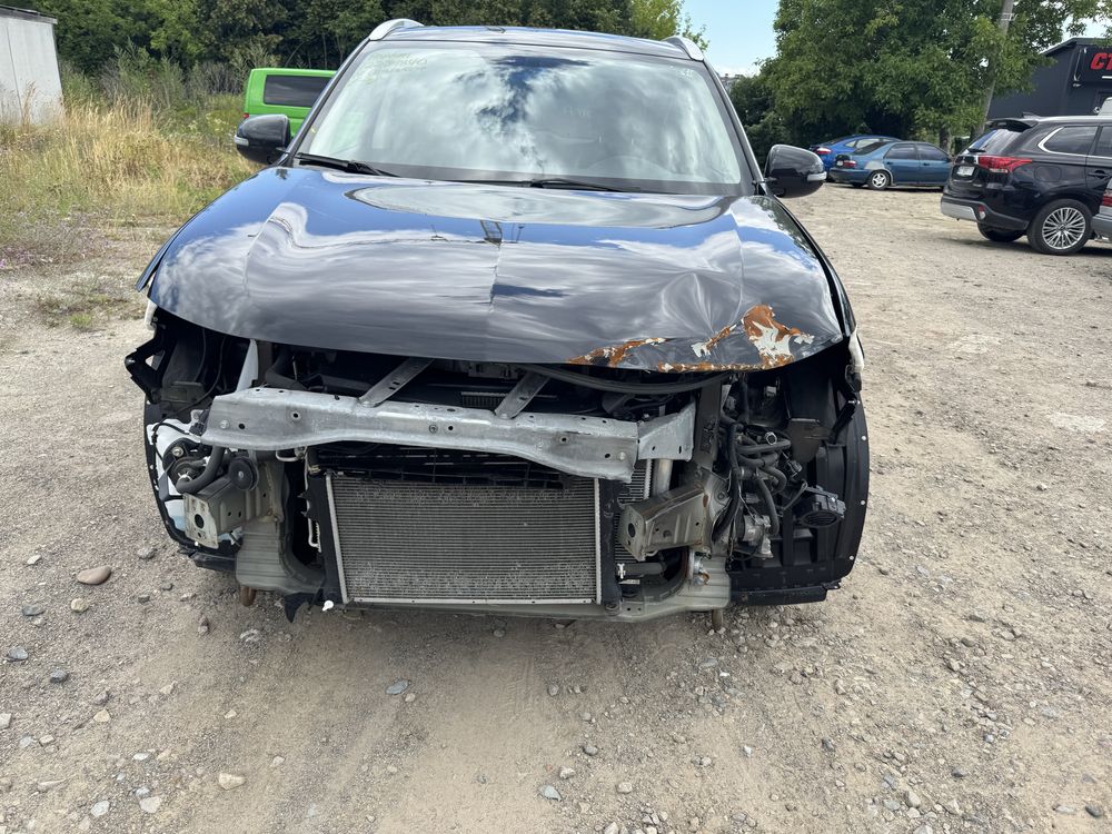 Mitsubishi Outlander PHEV гібрид